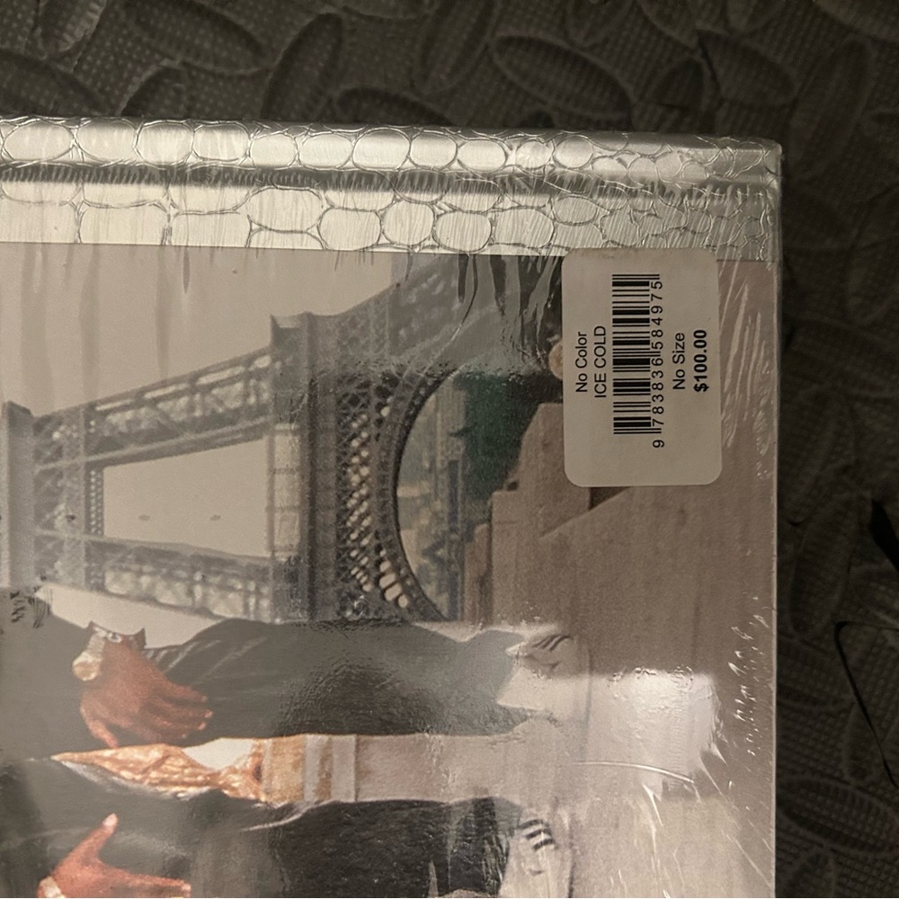 Ice Cold: Hip Hop Jewelry Coffee Table Book - Picture 6 of 7